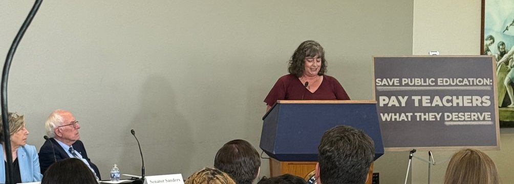 Helean speaks at Sanders townhall